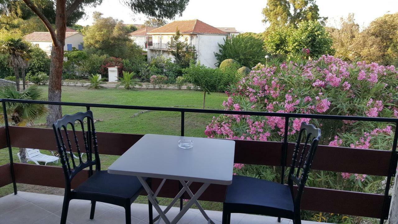 Residence Di A Serra 卡尔维 外观 照片